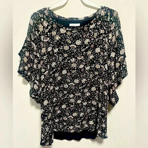 Maurice’s size medium blouse top like new